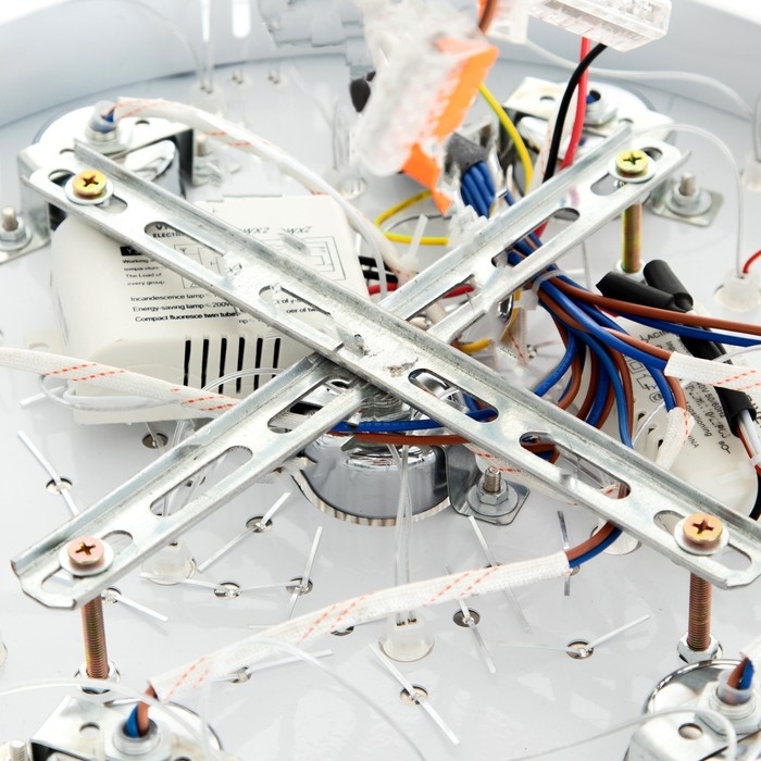 Люстра Люстра "Эмилия" 7х40Вт Е27 с пультом, цвет хром 41х41х19 см