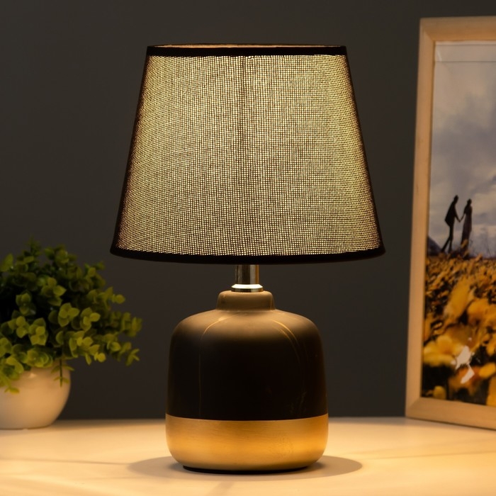 Настольная лампа Настольная лампа "Агас" E14 40Вт черный-золото 20х20х31 см RISALUX