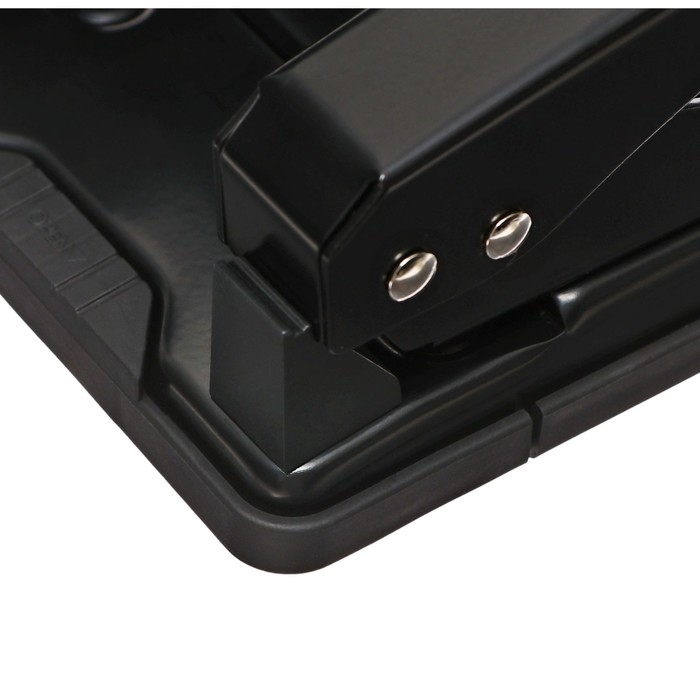 Дырокол металлический 40 листов, Berlingo, с линейкой, чёрный Дырокол металлический 40 листов, Berlingo, с линейкой, чёрный