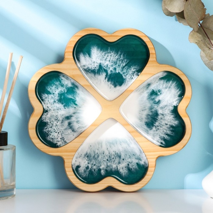 Менажница авторская с эпоксидной пищевой смолой Adelica, 22,5×22,5 см, цельный кедр, рисунок МИКС Менажница авторская с эпоксидной пищевой смолой Adelica, 22,5×22,5 см, цельный кедр, рисунок МИКС