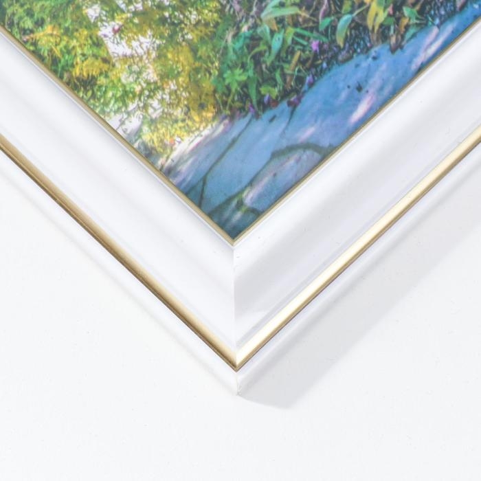 Фоторамка 30х40 281G белая с золотом(пластиковый экран) Фоторамка 30х40 281G белая с золотом(пластиковый экран)