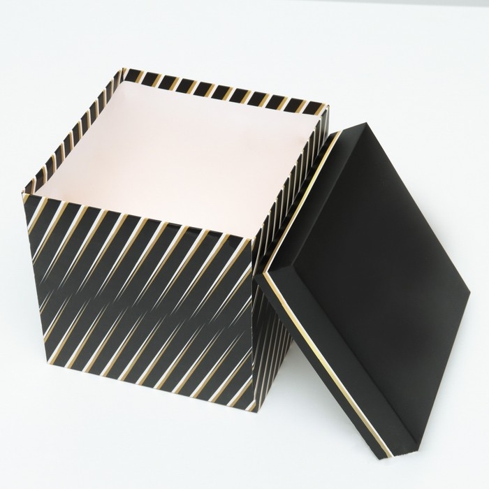 Коробка Самосборная Коробка Самосборная "Тиснение" черная 15х15х15 см