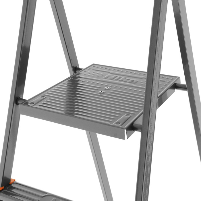 Стремянка Nika СМ7, металлическая, высота до рабочей площадки 1510 мм, 7 ступеней Стремянка Nika СМ7, металлическая, высота до рабочей площадки 1510 мм, 7 ступеней