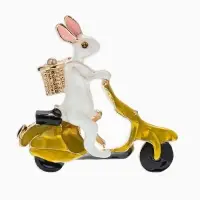 Брошь &laquo;Заяц&raquo; на мопеде, стразы, цветной в золоте