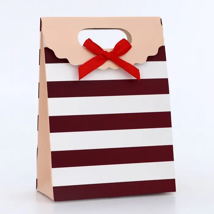 Подарочная коробка - пакет, упаковка с вырубной ручкой, «Полосы», 12×6×16 см Подарочная коробка - пакет, упаковка с вырубной ручкой, «Полосы», 12×6×16 см