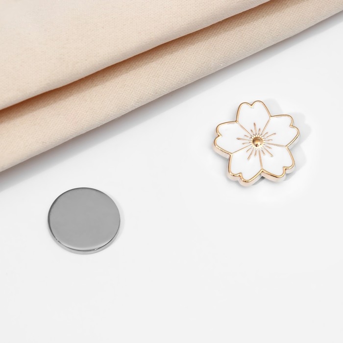 Магнит для платка «Цветочек», цвет белый в золоте