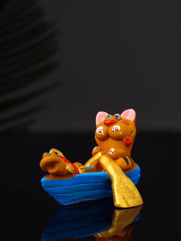 Фигурка полистоун &laquo;Кот в лодке с рыбкой&raquo;, 4.2&times;5.8&times;5.4 см