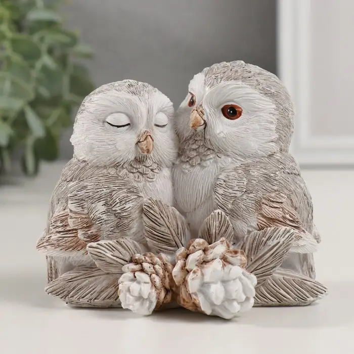 Сувенир полистоун  Сувенир полистоун "Нежные совушки с букетом шишек" 11,5х9,5х9 см