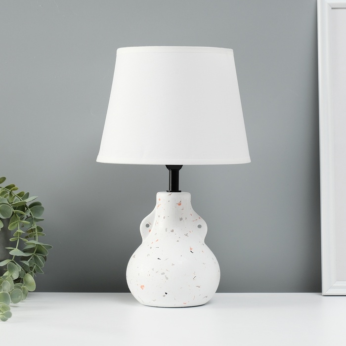 Лампа настольная Лампа настольная "Каламбур" 1х40Вт Е14 белый 20х20х32см