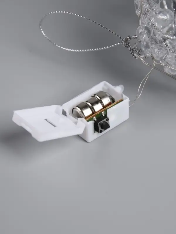 Подвеска световая &laquo;Снежок&raquo;, 10 см, 10 LED, от батареек AG13&times;3, свечение белое