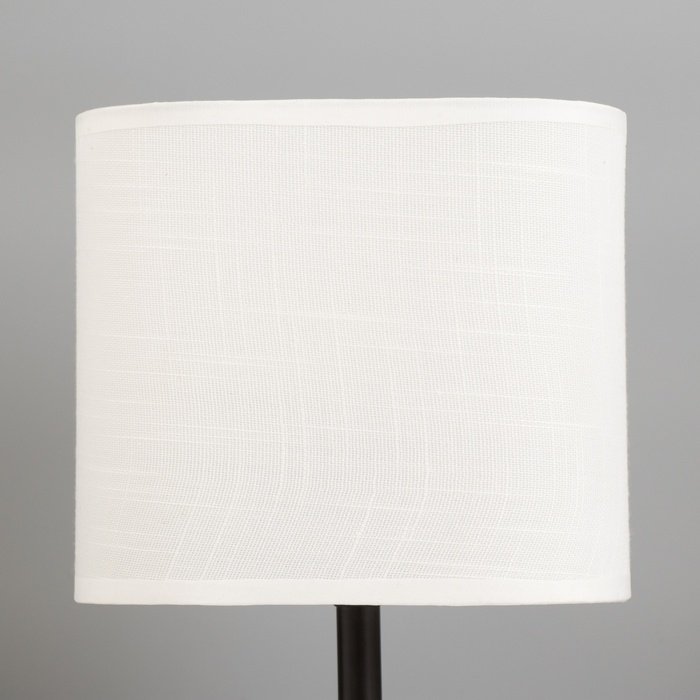 Лампа настольная Лампа настольная "Лилит" 1х40Вт Е27 белый 11,5х20х30см