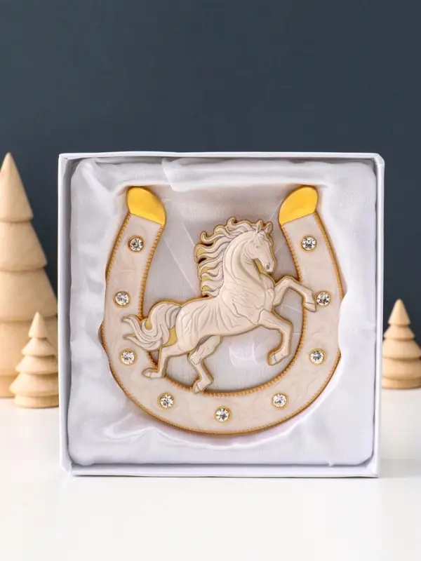 Сувенир-подкова «Лошадь белая», 10,5х10,5х0,05см, эмаль, стразы Сувенир-подкова «Лошадь белая», 10,5х10,5х0,05см, эмаль, стразы