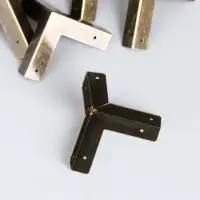 Уголок (накладка) для шкатулок металл набор 10 шт 3х3х3 см Уголок (накладка) для шкатулок металл набор 10 шт 3х3х3 см