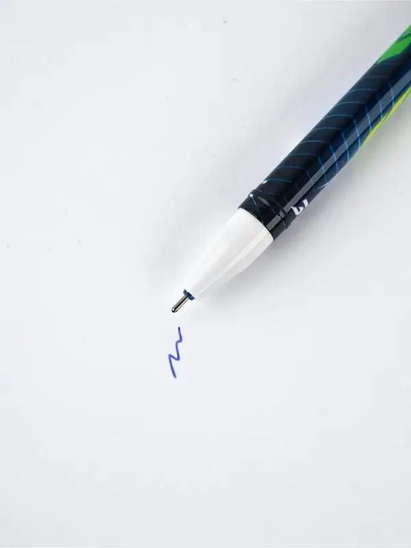 Ручка пластик пиши-стирай с колпачком &laquo;Гонка&raquo;, синяя паста, гелевая 0.5 мм