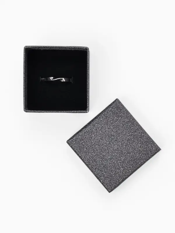 Коробочка подарочная под серьги, кольцо &laquo;Блеск&raquo;, 5&times;5 см, (полезная часть 4.5&times;4.5 см), чёрная