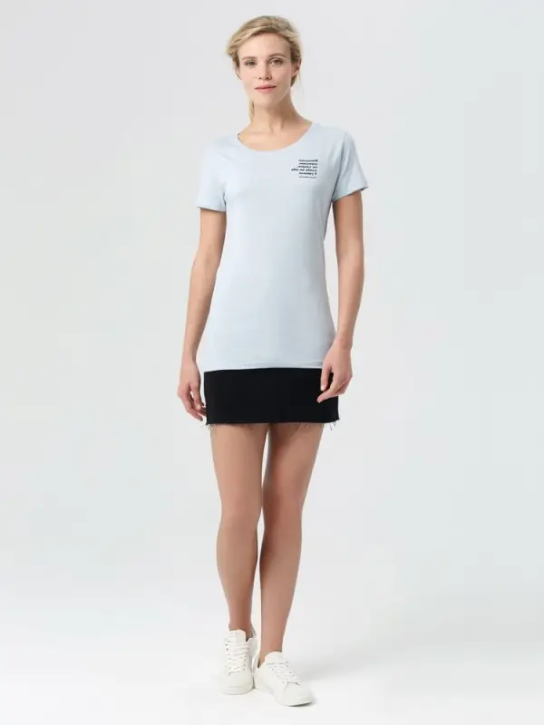 Футболка женская «Женщина хорошеет», голубая, размер L