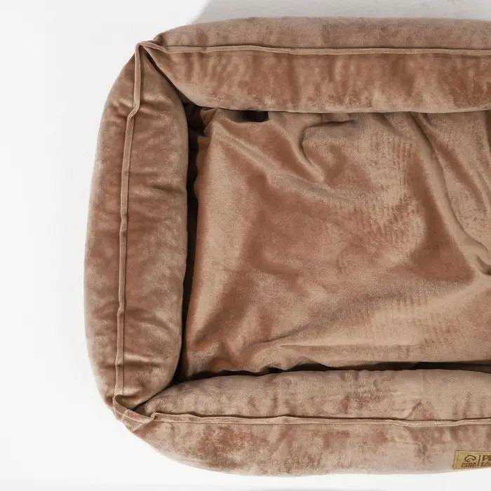 Лежанка для кошек и собак велюровая Pet Lab, 45 х 40 х 15 см, бежевая Лежанка для кошек и собак велюровая Pet Lab, 45 х 40 х 15 см, бежевая