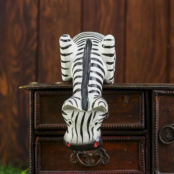 Сувенир дерево  Сувенир дерево "Зебра Тася подглядывает" 19х11х5 см