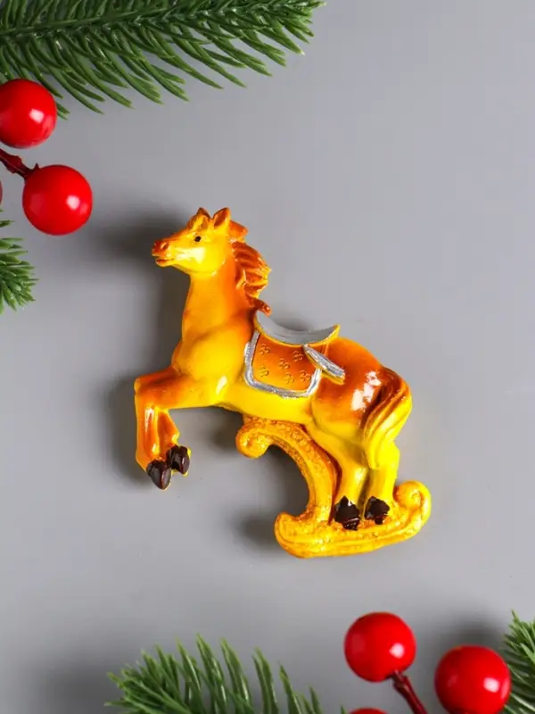 Магнит полистоун  "Конь с седлом на золотой волне" МИКС 4,5х8,3 см