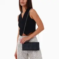 Сумка-клатч женская на магните, на серебристой цепочке, чёрная