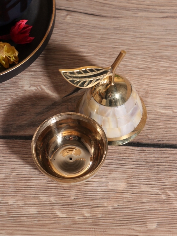 Шкатулка «Груша», латунь с перламутром, 6×6×12 см, белая Шкатулка «Груша», латунь с перламутром, 6×6×12 см, белая