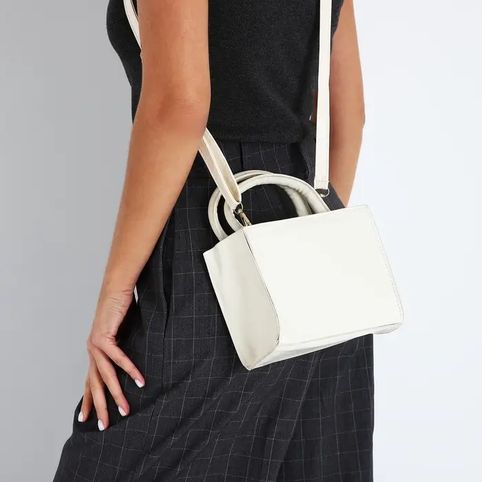 Сумка женская тоут на магните, 14.5&times;9.5&times;16 см, белая