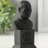 Бюст &laquo;Путин В.В.&raquo;, гипс, 12&times;6 см, графит
