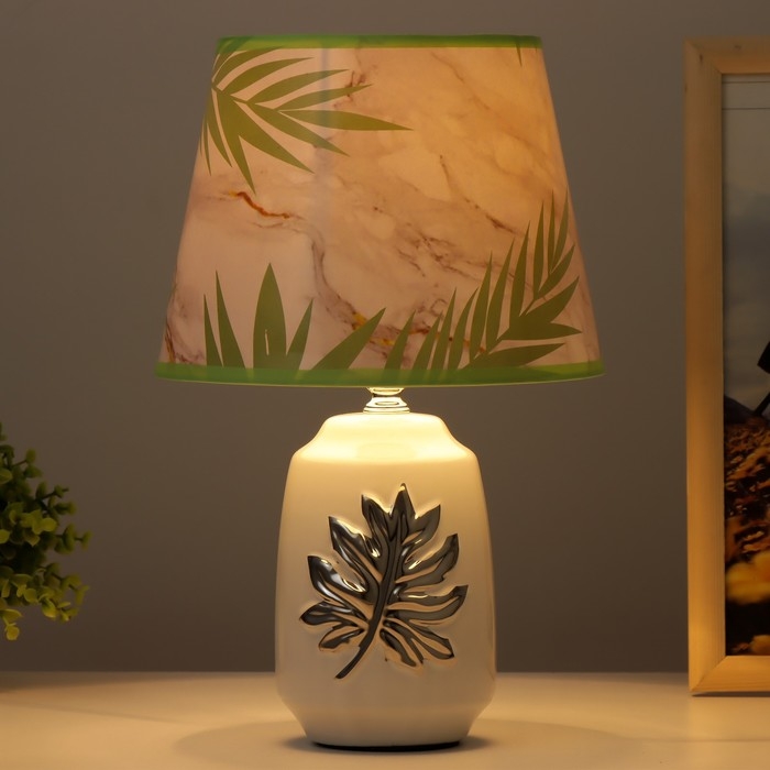 Настольная лампа Настольная лампа "Монстера" E14 40Вт бело-зеленый 20х20х30 см RISALUX