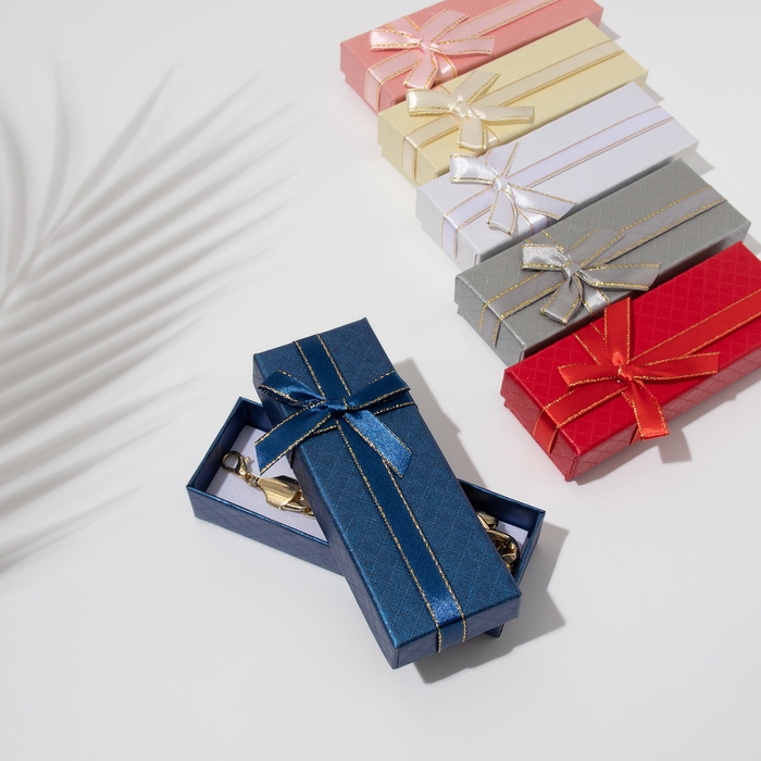 Коробочка подарочная под браслет/кулон/цепочку «Бантик», стёганый принт, 4,3×12 (размер полезной части 3,8×11,3 см), цвет МИКС Коробочка подарочная под браслет/кулон/цепочку «Бантик», стёганый принт, 4,3×12 (размер полезной части 3,8×11,3 см), цвет МИКС