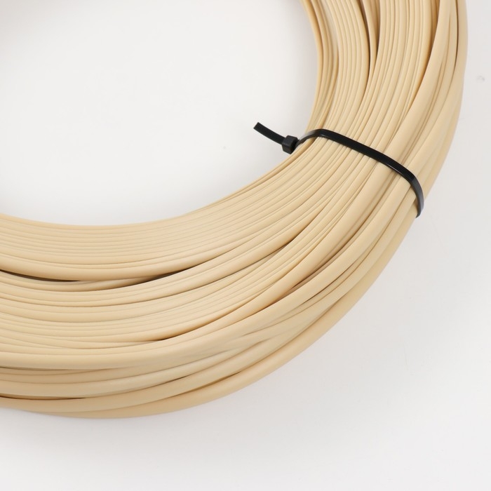 Ротанг искусственный гладкий 7 мм 100 м полутрубка (солома) Ротанг искусственный гладкий 7 мм 100 м полутрубка (солома)