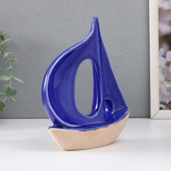 Сувенир керамика  Сувенир керамика "Маленький парусник" песочно-синий 15,6х5,6х16,7 см