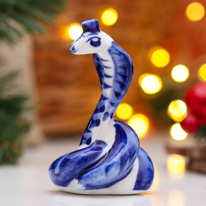 Сувенир Сувенир "Змей Узелок" 8,5х5,5 см, гжель