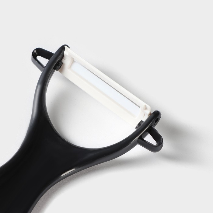 Набор кухонный на подставке Доляна «Симпл», 5 предметов: ножи 7,5 см, 10,5 см, 13,5 см, 15 см, овощечистка, цвет чёрный