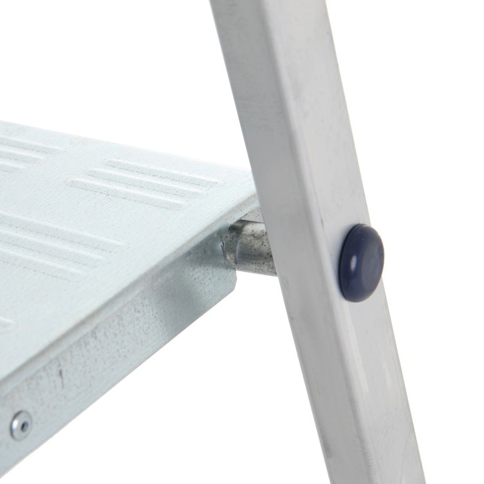 Стремянка ТУНДРА  Стремянка ТУНДРА "ЛАЙТ", алюминиевая, 5 ступеней, 1030 мм