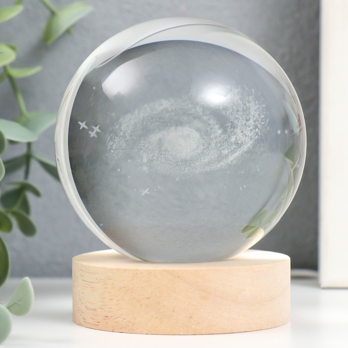 Сувенир стекло подсветка  Сувенир стекло подсветка "Млечный путь" d=8 см подставка дерево, USB 8х8х9,5 см