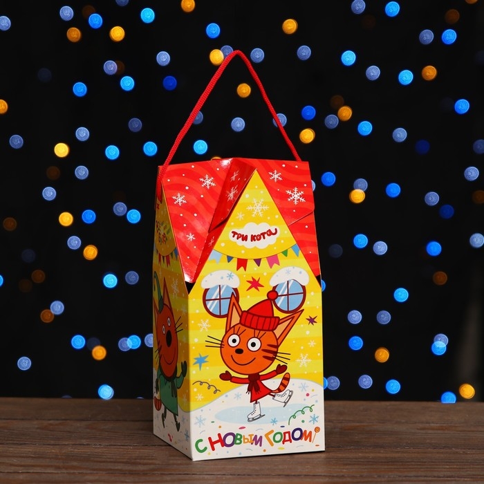 Новый год. Коробка подарочная складная Новый год. Коробка подарочная складная "Три кота" 10,5 х 10,5 х 21,5 см.