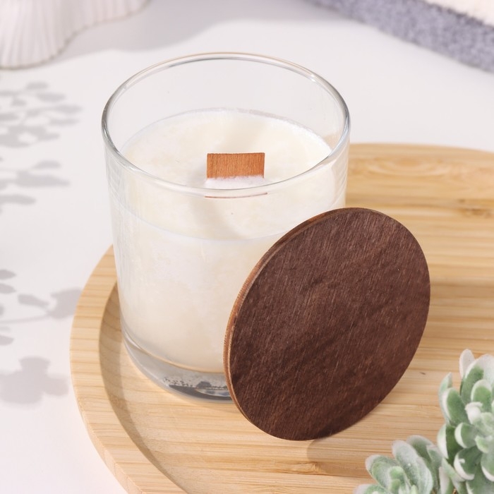 Свеча из соевого воска в стакане с деревянным фитилем и крышкой  Свеча из соевого воска в стакане с деревянным фитилем и крышкой "Нежная орхидея", 110 гр