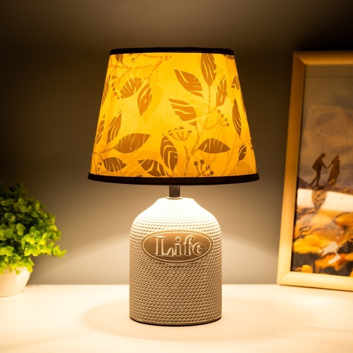 Настольная лампа Настольная лампа "Бенефит" E14 15Вт серый 20х20х31 см RISALUX