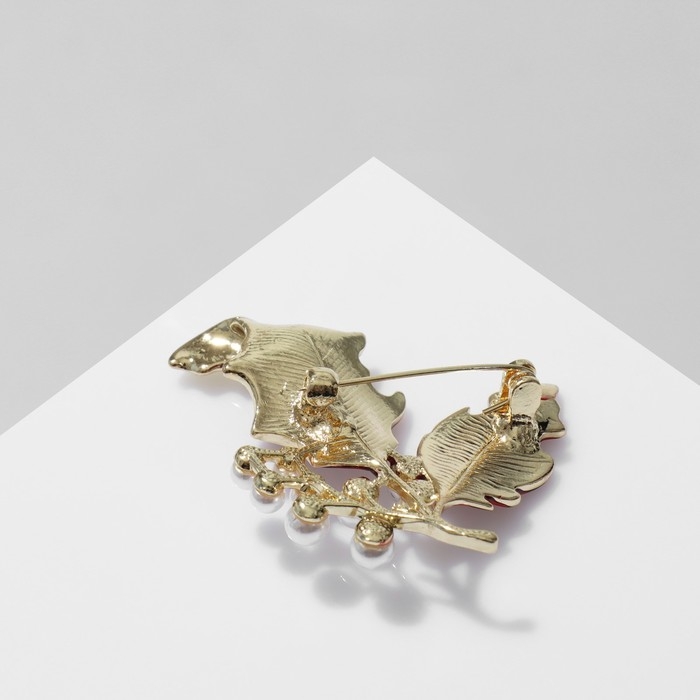 Брошь «Листья» в жемчуге, цвет бордово-белый в золоте Брошь «Листья» в жемчуге, цвет бордово-белый в золоте