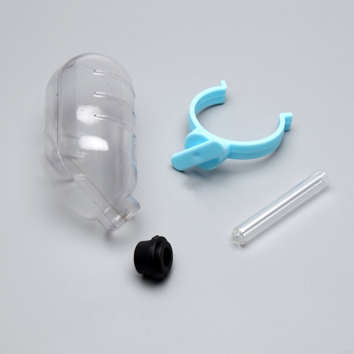 Поилка для грызунов, 60 мл, прозрачная с голубым креплением Поилка для грызунов, 60 мл, прозрачная с голубым креплением