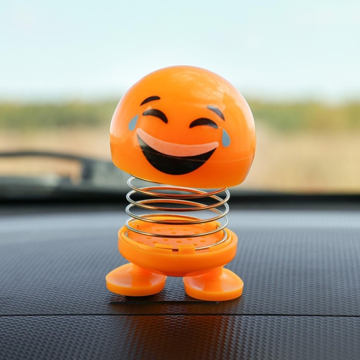 Смайл на пружинке, на панель в авто, смех, желтый Смайл на пружинке, на панель в авто, смех, желтый
