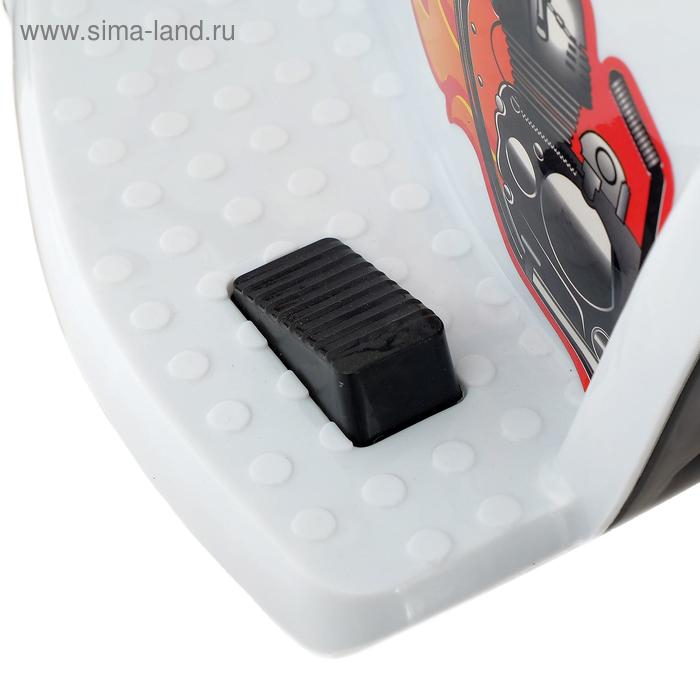 Электромобиль «Чоппер», с аккумулятором, световые и звуковые эффекты, цвет белый Электромобиль «Чоппер», с аккумулятором, световые и звуковые эффекты, цвет белый