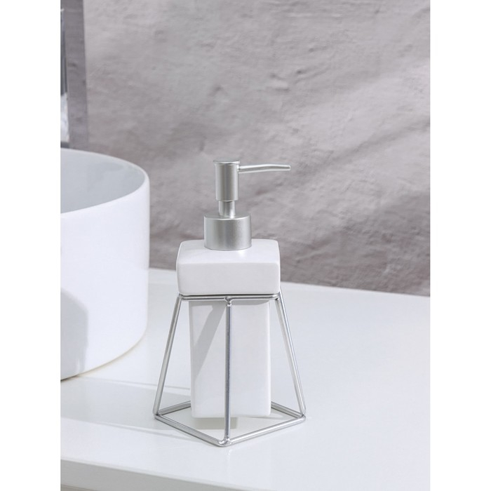 Дозатор для жидкого мыла на подставке SAVANNA «Геометрика», 250 мл, цвет белый Дозатор для жидкого мыла на подставке SAVANNA «Геометрика», 250 мл, цвет белый