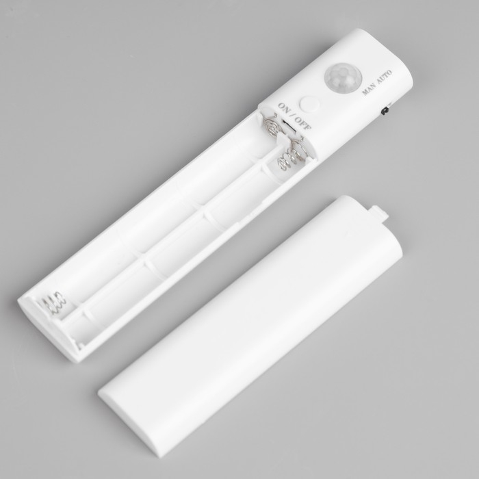 Светодиодная лента Luazon Lighting с датчиком движения 2 м, IP65, SMD2835, 60 LED/м, 4хААА, 3000К Светодиодная лента Luazon Lighting с датчиком движения 2 м, IP65, SMD2835, 60 LED/м, 4хААА, 3000К