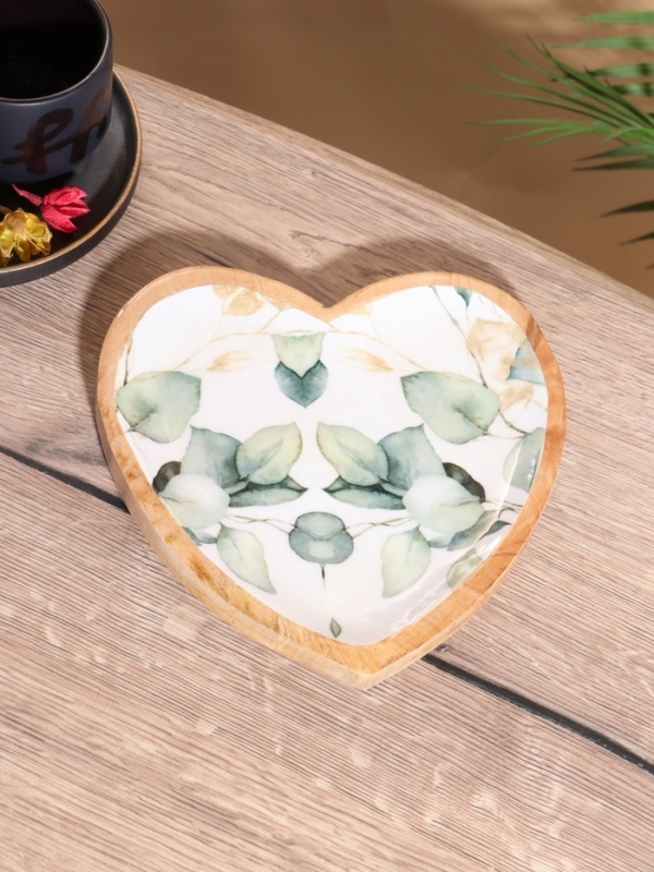 Блюдо в форме сердца «Листья», дерево манго, 20.5×20×2.3 см Блюдо в форме сердца «Листья», дерево манго, 20.5×20×2.3 см