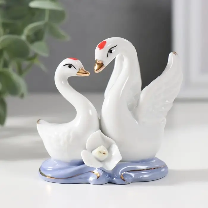 Фигурка керамика под фарфор &laquo;2 лебедя&raquo;, 8&times;7 см