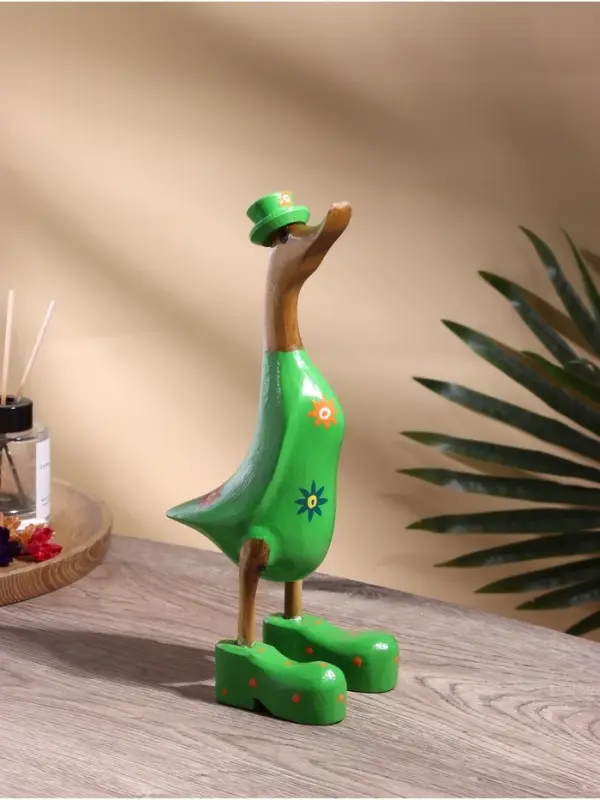 Сувенир &laquo;Утка в зеленой одежде с принтом&raquo;, дерево, 13&times;9&times;27 см