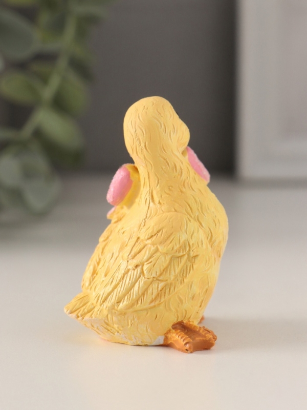 Сувенир полистоун Сувенир полистоун "Утёнок с большим розовым бантом" 4,5х4х6 см