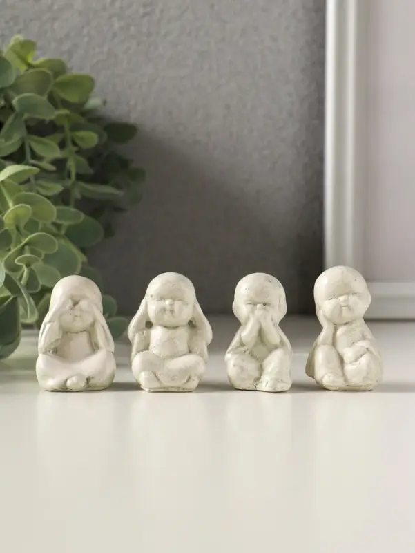 Статуэтки набор 4 шт "Монахи ничего не вижу, не слышу, не скажу, не делаю" 4х2,5 см