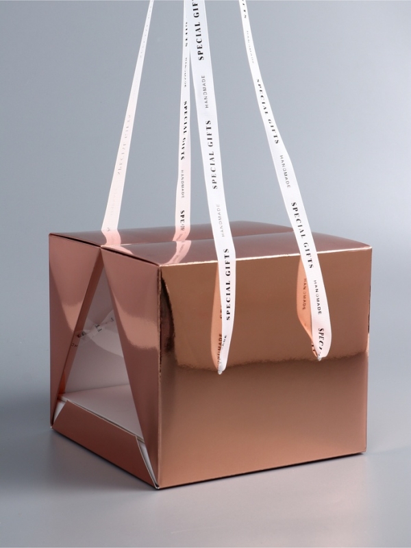 Коробка под бенто-торт с ленточками, ,розовое-золото , 21 х 21 х 18 см Коробка под бенто-торт с ленточками, ,розовое-золото , 21 х 21 х 18 см